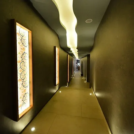 Idas Club Hotel 4*