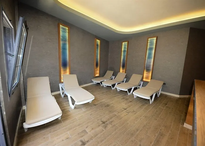 Idas Club فندق 4*